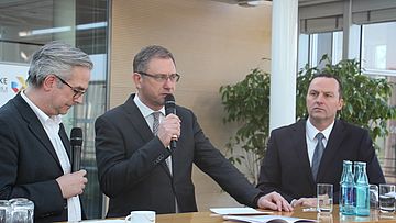 Ingo Knosowski, Dietmar Spohn und Michael Huke bei der PK